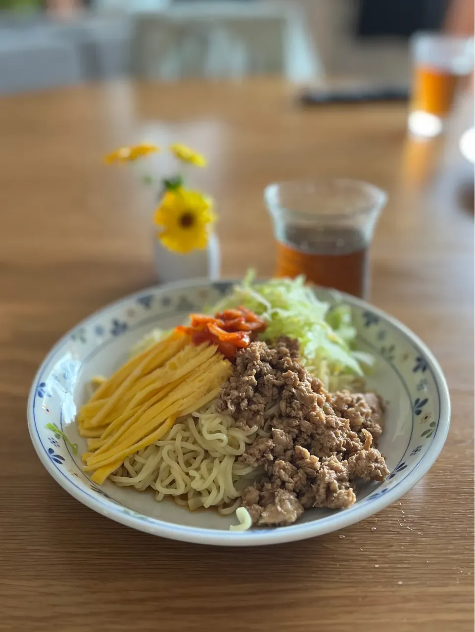 5/20の昼食　鶏そぼろで冷やし中華|yoneさん