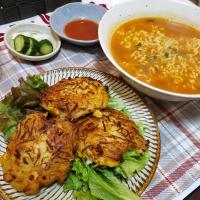 ひとり暮らしの夜ご飯
韓国メニュー:チヂミ、ラーメン