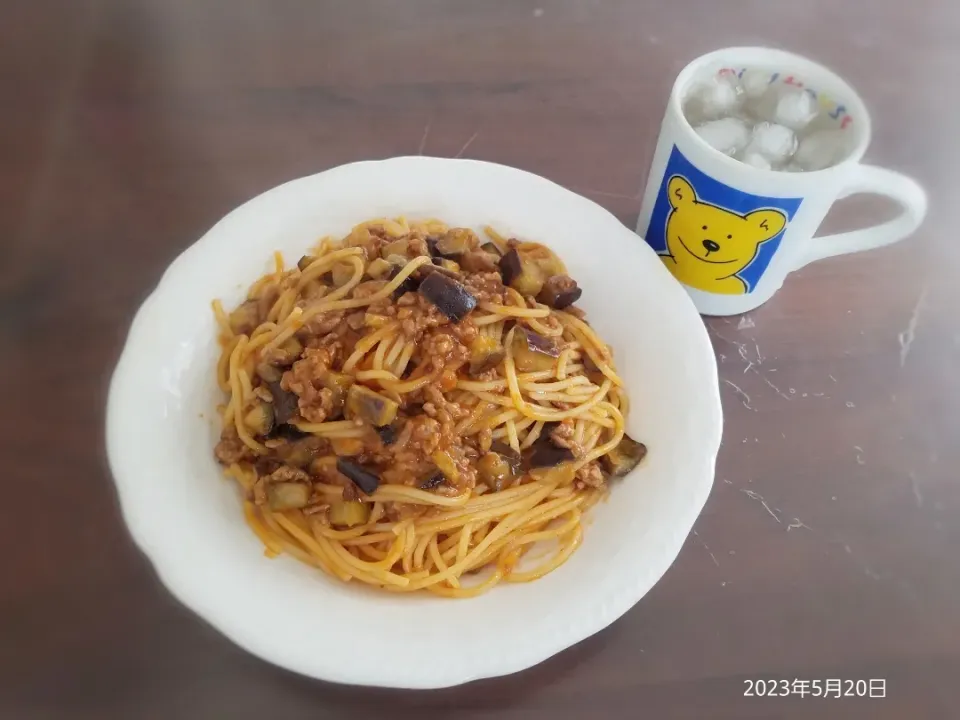 2023年5月20日の昼ご飯
茄子のミートソースパスタ
焼酎水割り|ソラ♂のご飯さん