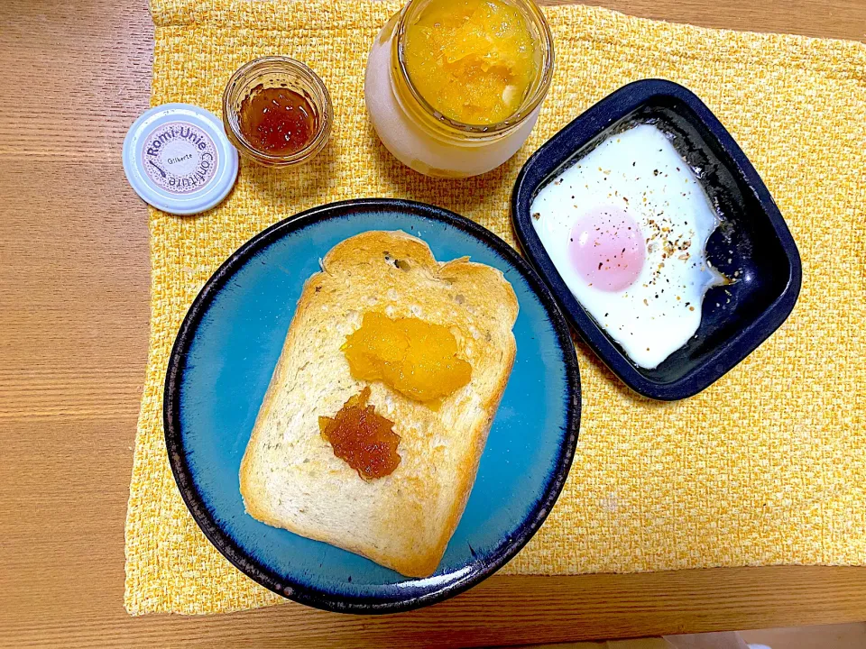 自家製夏みかんコンフィチュール、ロミユニのジャムで朝ご飯☀️|1614さん