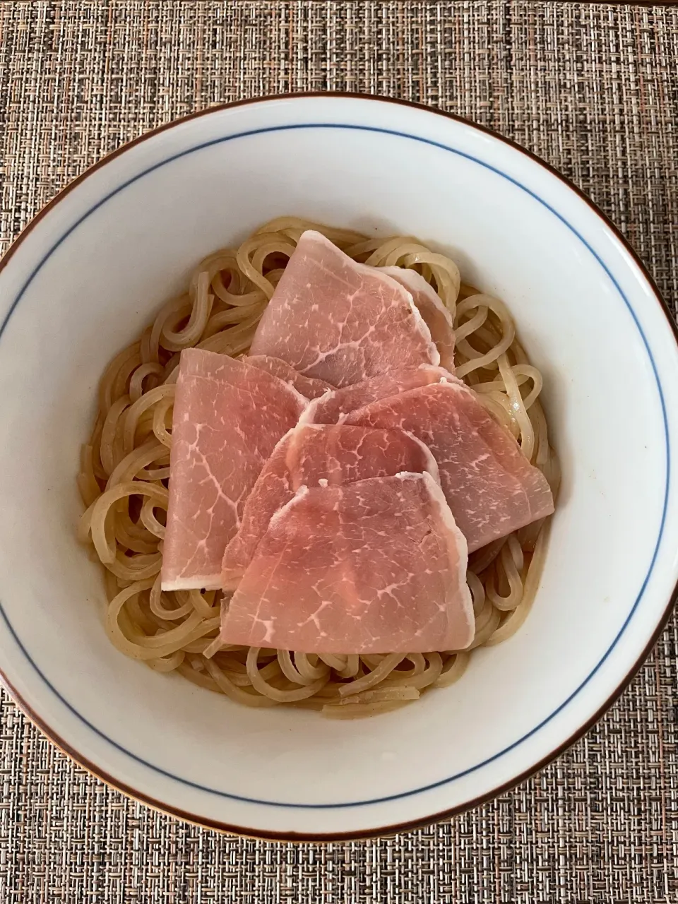 朝ラー🍜生ハム入り冷麺|kudoさん