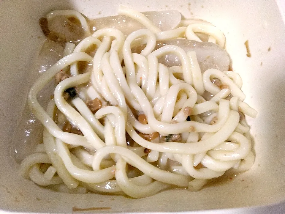 なめ茸と肉そぼろ入り胡麻ダレ冷やしうどん|darkbaronさん