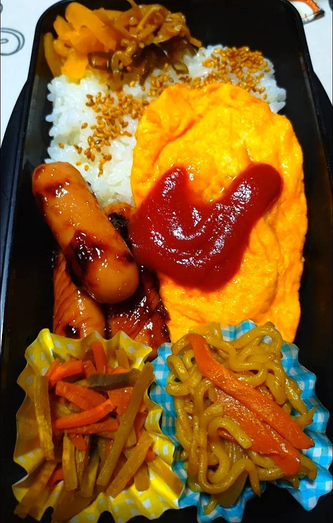 旦那弁当　2023/5/21

オムレツ
ウインナー
きんぴらごぼう
焼きそば|ユキヨメ♪さん