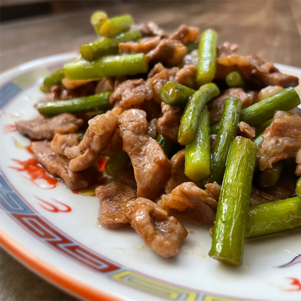 アッチさんの料理 蒜苗肉絲|koji toyodaさん