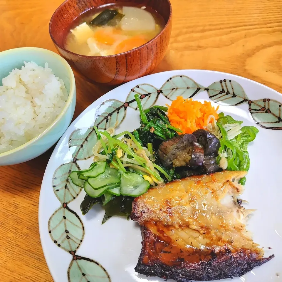 月曜日の朝ごはん🍚|ぽんしきさん