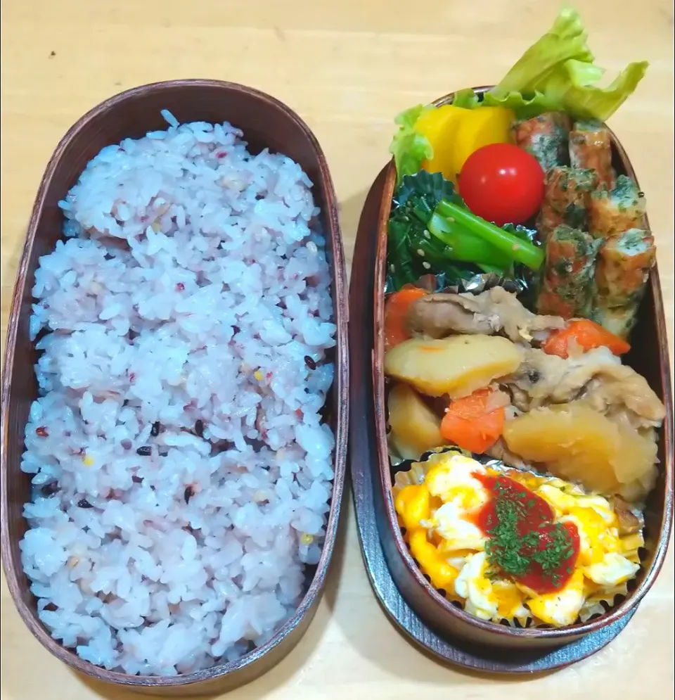 Snapdishの料理写真:肉じゃが弁当|NOZUさん