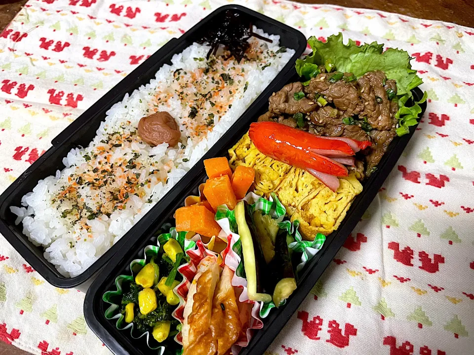 お弁当★牛肉のオイスターソース炒め、卵焼き、ほうれん草とコーンのバターカレー、にんじんの酢みそ和え、ちくわのサッと煮、なすのからししょうゆ|ハルさん