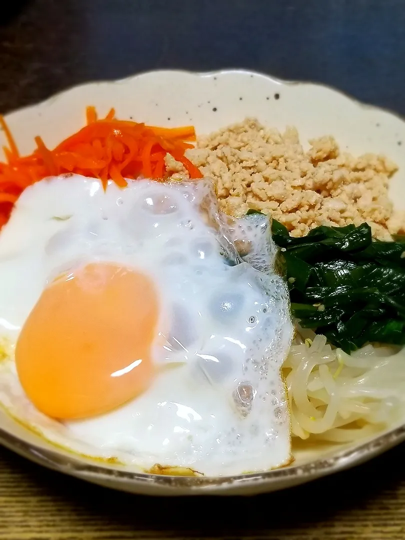 Snapdishの料理写真:パパ作👨ビビンバ丼|ぱんだのままんさん