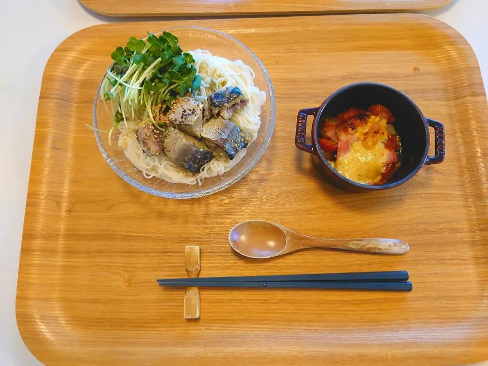 今日の夕食　バジルレモンサバ缶のそうめん、ミニトマトのタルタルソース焼き|pinknari🐰🌈さん