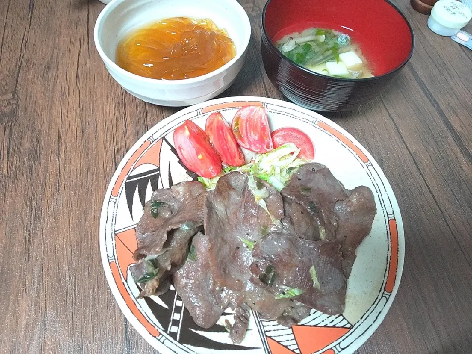 タン塩焼き
ところてん
豆腐と水菜の味噌汁|尚さん