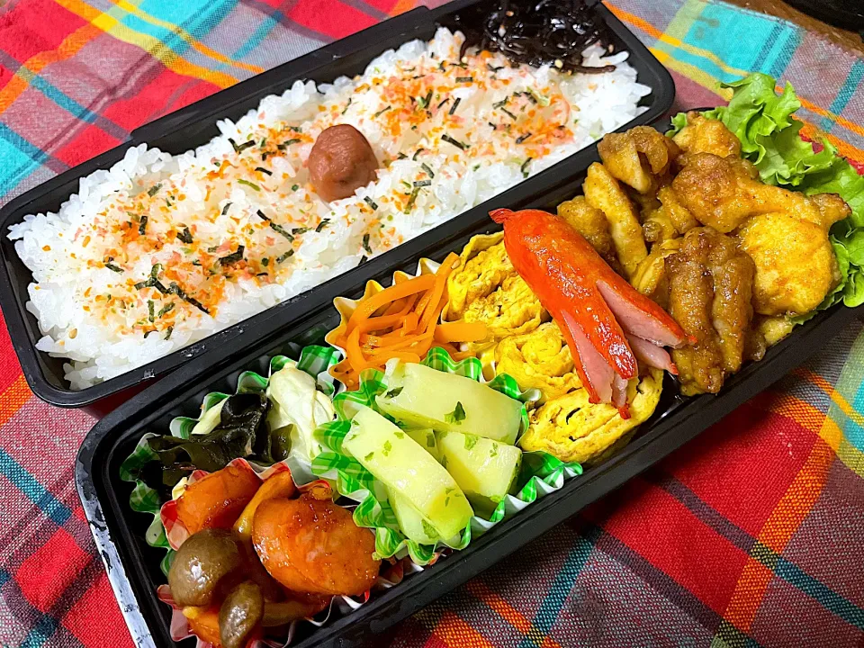 お弁当★鶏のカレー竜田、おかか卵、キャベツのお浸し、青のりじゃがバター、にんじんの塩きんぴら、しめじとウィンナーのケチャップ炒め|ハルさん