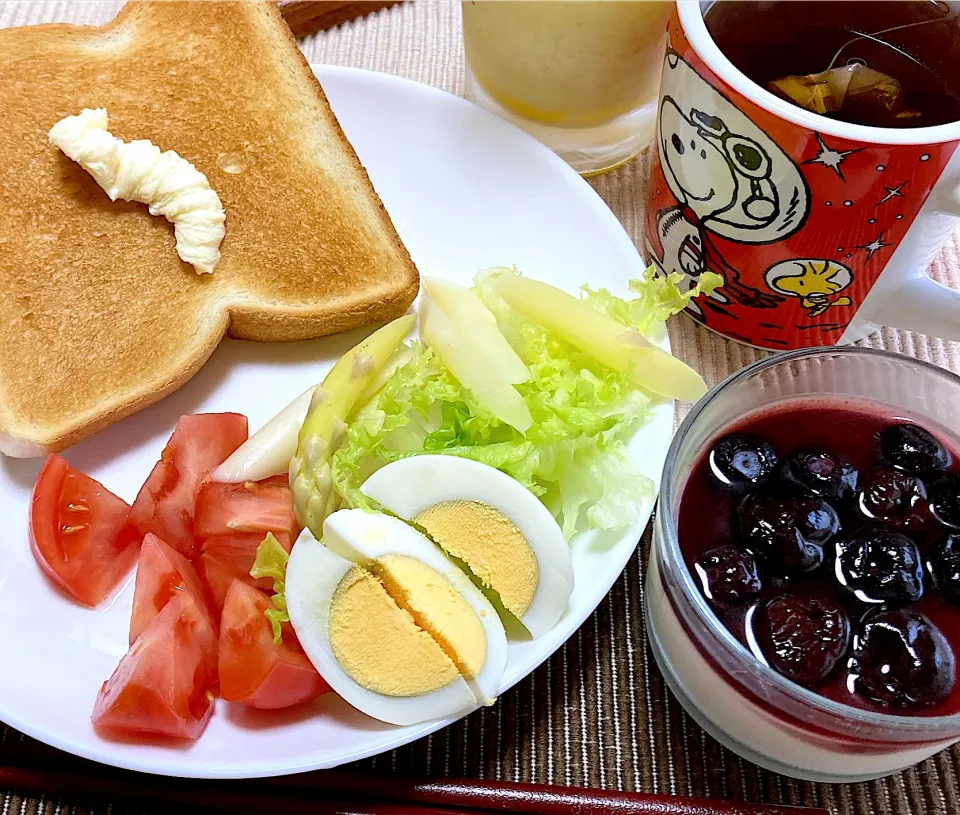 パンナコッタといつもの朝食|akkoさん