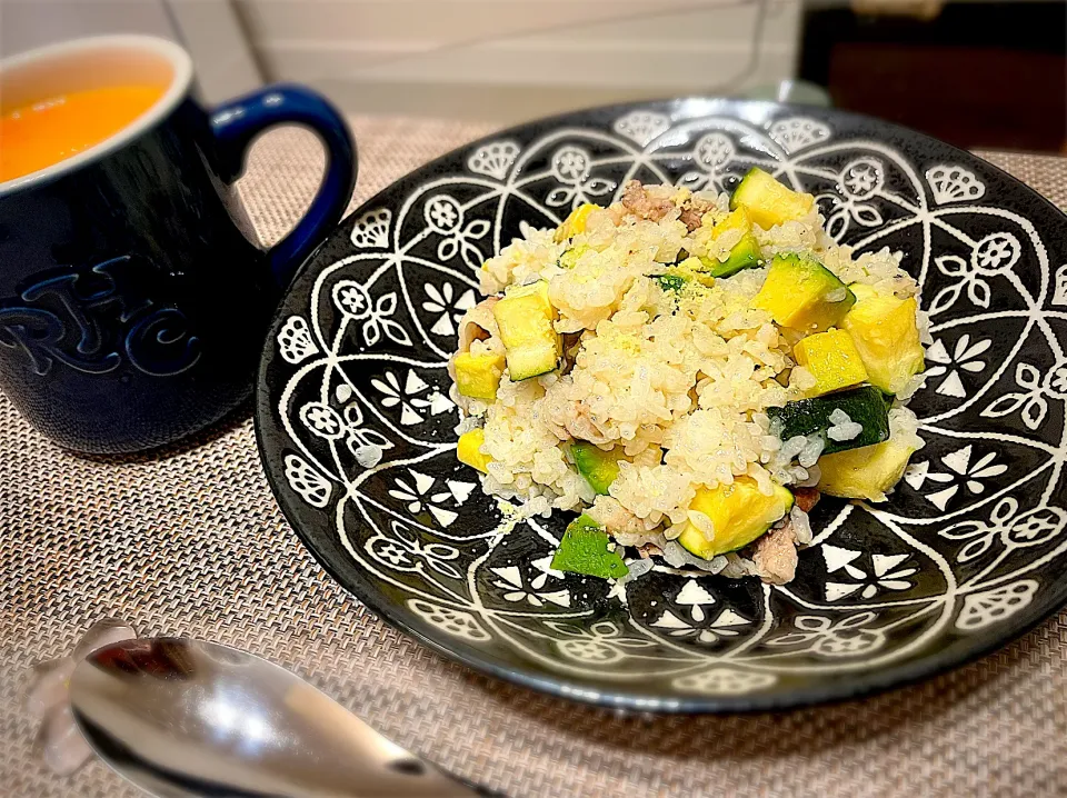 アボカド、ズッキーニのリゾット🥑✨にんじんトマトポタージュ🥕🍅|あちゃこさん