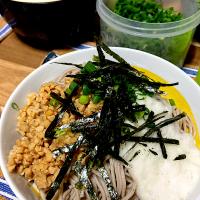 お夕飯。ネバネバ蕎麦。