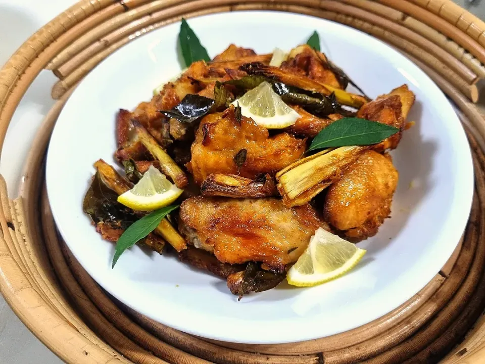 Snapdishの料理写真:#lemongrass bake chicken wing|Catherine Lingさん