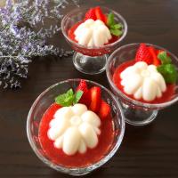 ブラマンジェ*苺ソース🍓