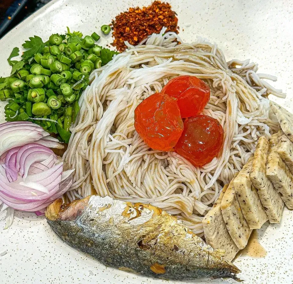 Thai-style Spicy Rice Noodle Salad for Dinner 🌶️🥗🌶️ (ยำขนมจีน)
...
...
That's Light, Refreshing & Delish! 🤤|An'leeさん