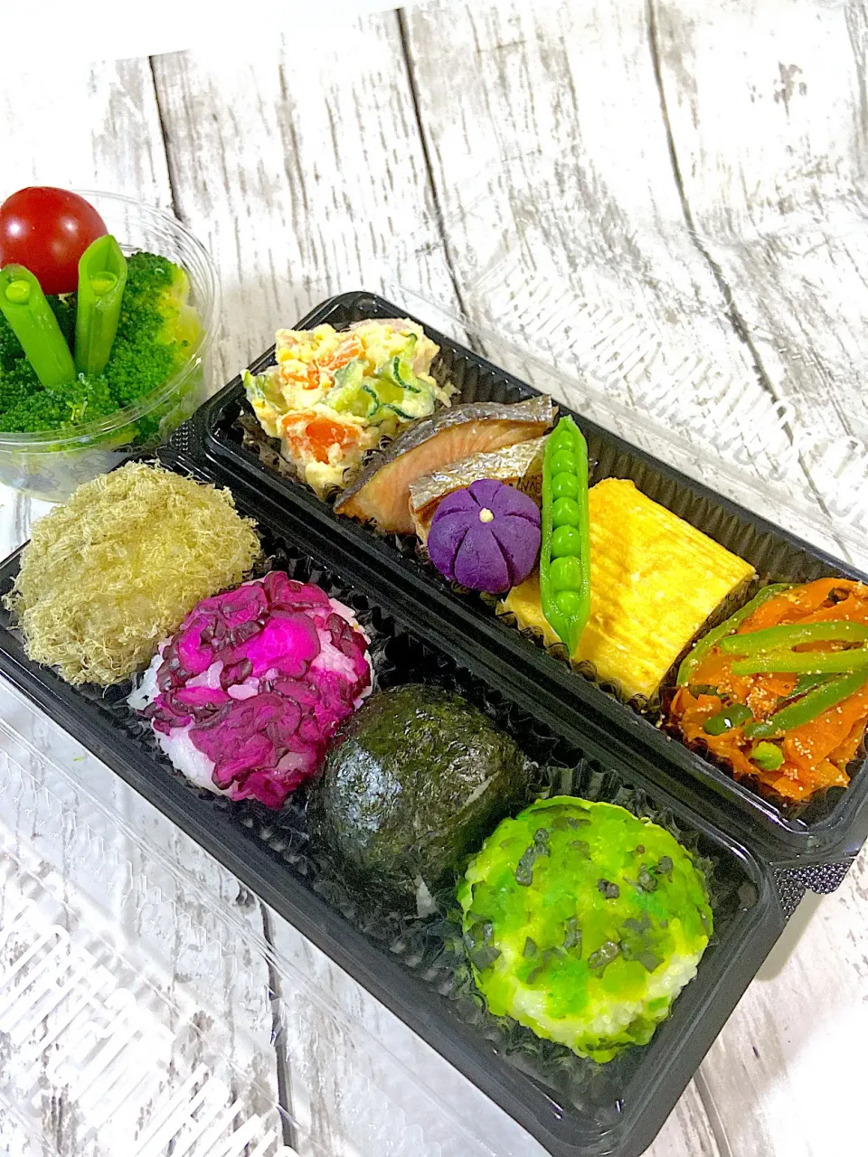 現場用おむすび🍙弁当🍙|Mayumi Konishiさん