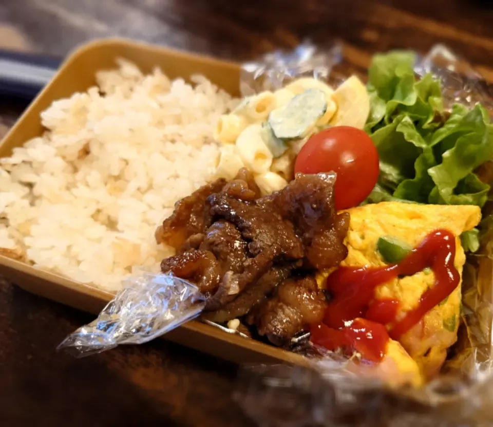 帆立ごはんと焼肉弁当(*^^*)|しーPaPaさん