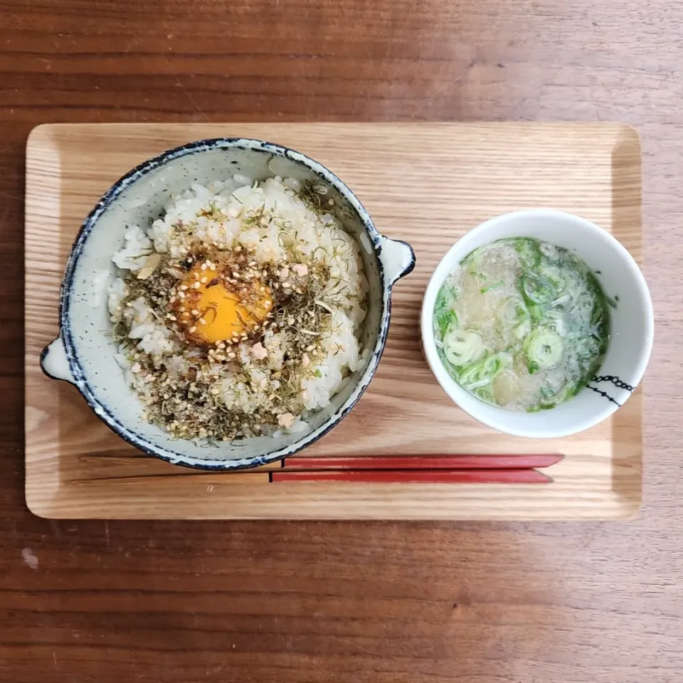 20230525
たまごかけご飯
とろろ昆布スープ|noccoさん