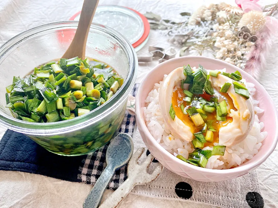 Snapdishの料理写真:味玉のニラだれかけ丼🐣|がぁがさん