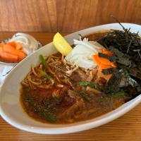 タイ風エノキホタテと極辛キーマクラシックのあいがけのりだく🌶️🔥🍛味玉トッピング🥚ピクルスマシマシ🥒
