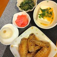 ☆手羽先照り焼き
☆冷奴
☆三つ葉ゴマ和え
☆赤カブ甘酢漬け
☆ミニ豚まん