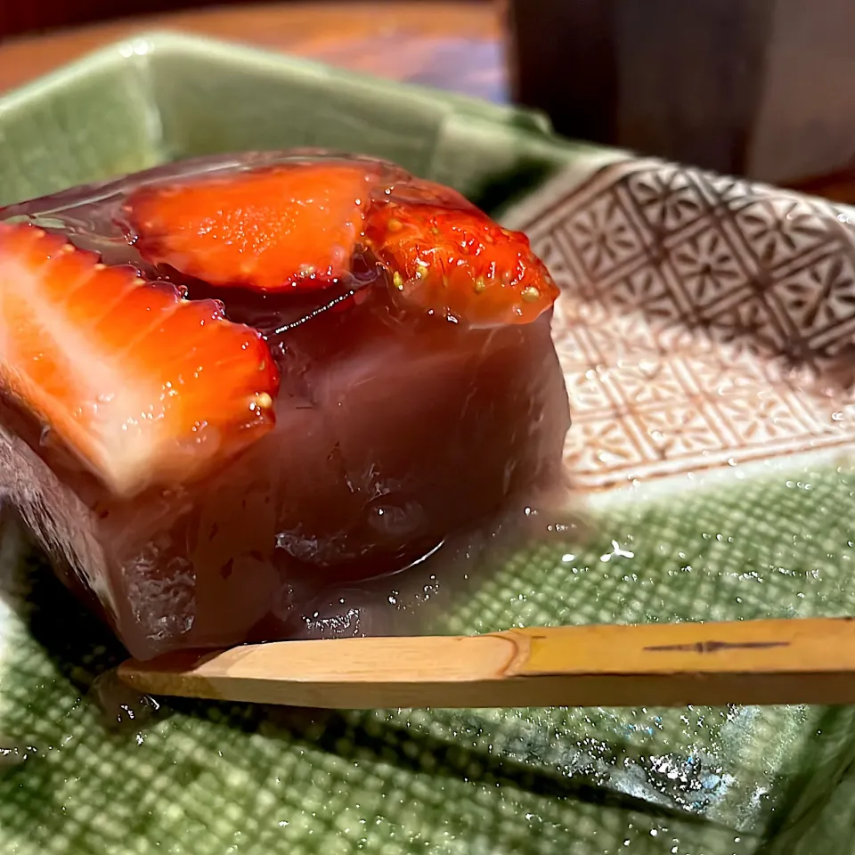 Snapdishの料理写真:いちごの水ようかんを作ってみました|mokoさん