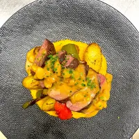 Magret de canard sauce raisins blonds, purée de carottes au épices et légumes de saisons|Alexさん