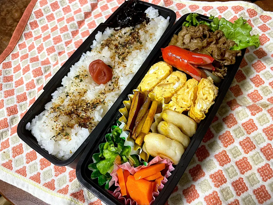 お弁当★牛すじの和風カレー炒め、なめたけ卵、さつまいものきんぴら、にんじんグラッセ、キャベツの梅サラダ、もちもちコーン|ハルさん