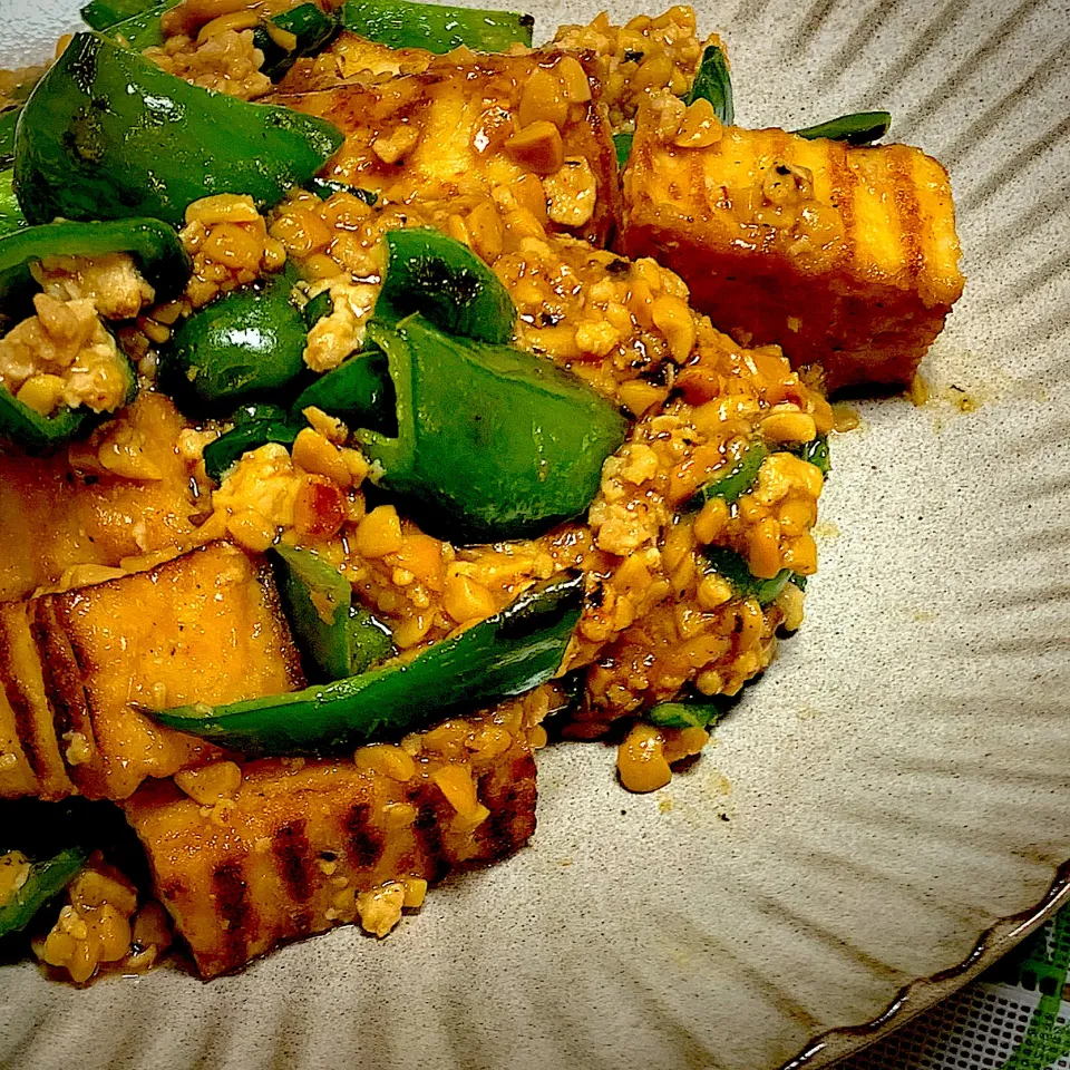 ピーマンと厚揚げの肉味噌炒め|Yuko Kobayashiさん