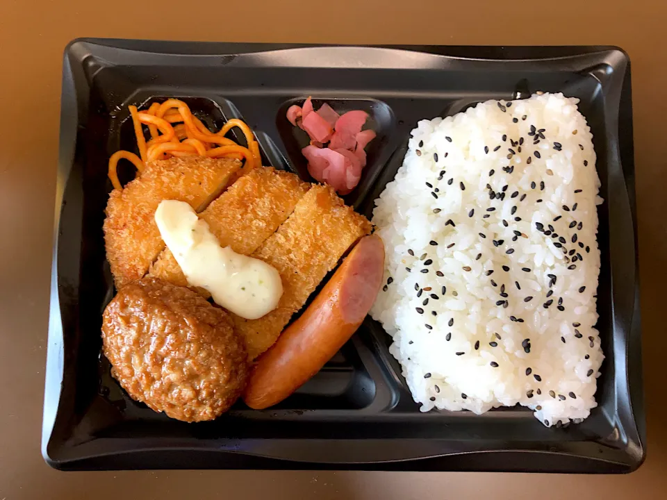 ローソン チキンカツMIX弁当|ばーさんさん