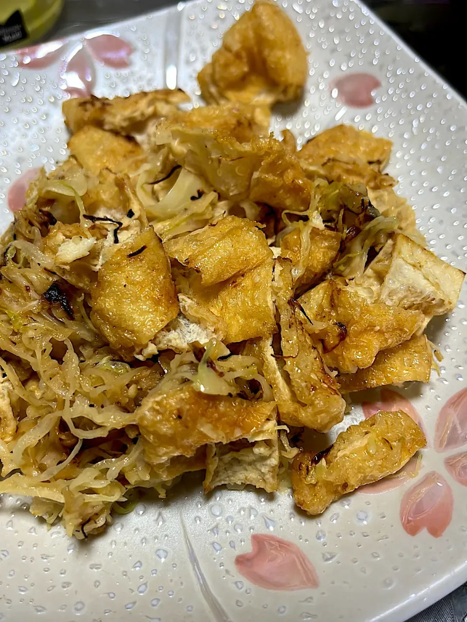 キャベツと油揚げの味噌マヨ炒め|あいかさん