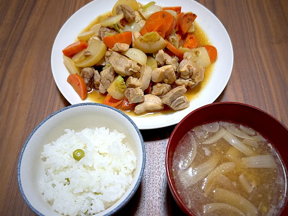 愛夫料理🍳🙆‍♂️蕪と春にんじんと鶏肉の煮物|Shirokoさん