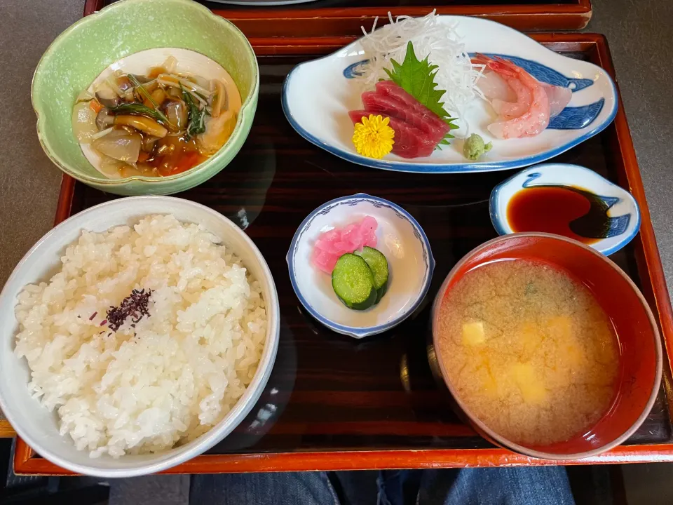 お昼のお刺身定食|スラッガーさん