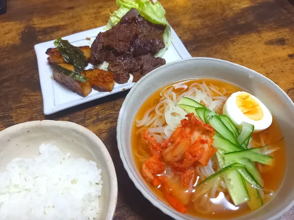 ・盛岡冷麺
・焼肉
・山芋のバター醤油焼き

旦那作|ちりさん