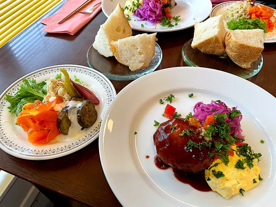 月替わりランチ　お麩とえのきのハンバーグ|こいちさん