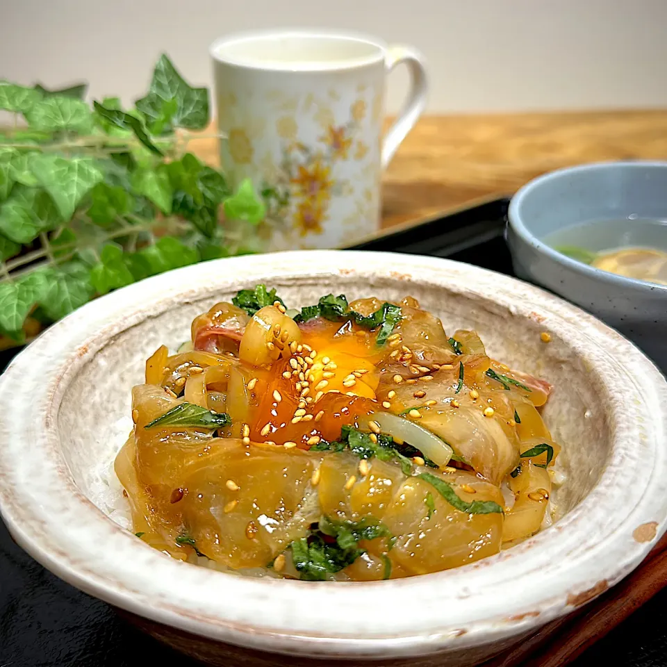 余った、いや余らせた刺身で漬け丼|くまちゃんさん