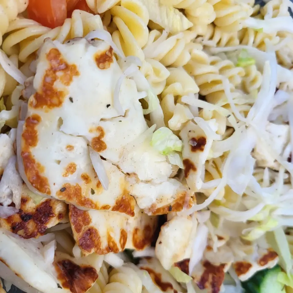 Halloumi Pasta Salad|FatGirlFoodJourneyさん