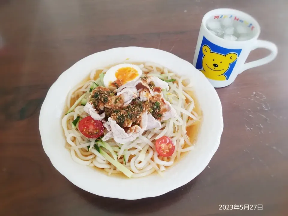 2023年5月27日の昼ご飯
冷しゃぶうどん
焼酎水割り|ソラ♂のご飯さん