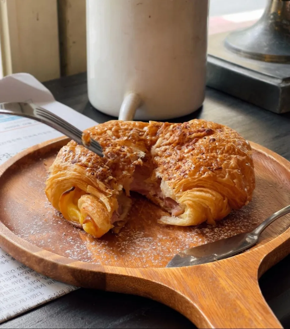 Sunday Brunch w/ Croissant Ham & Cheddar Cheese 🥓🧀🥐|An'leeさん