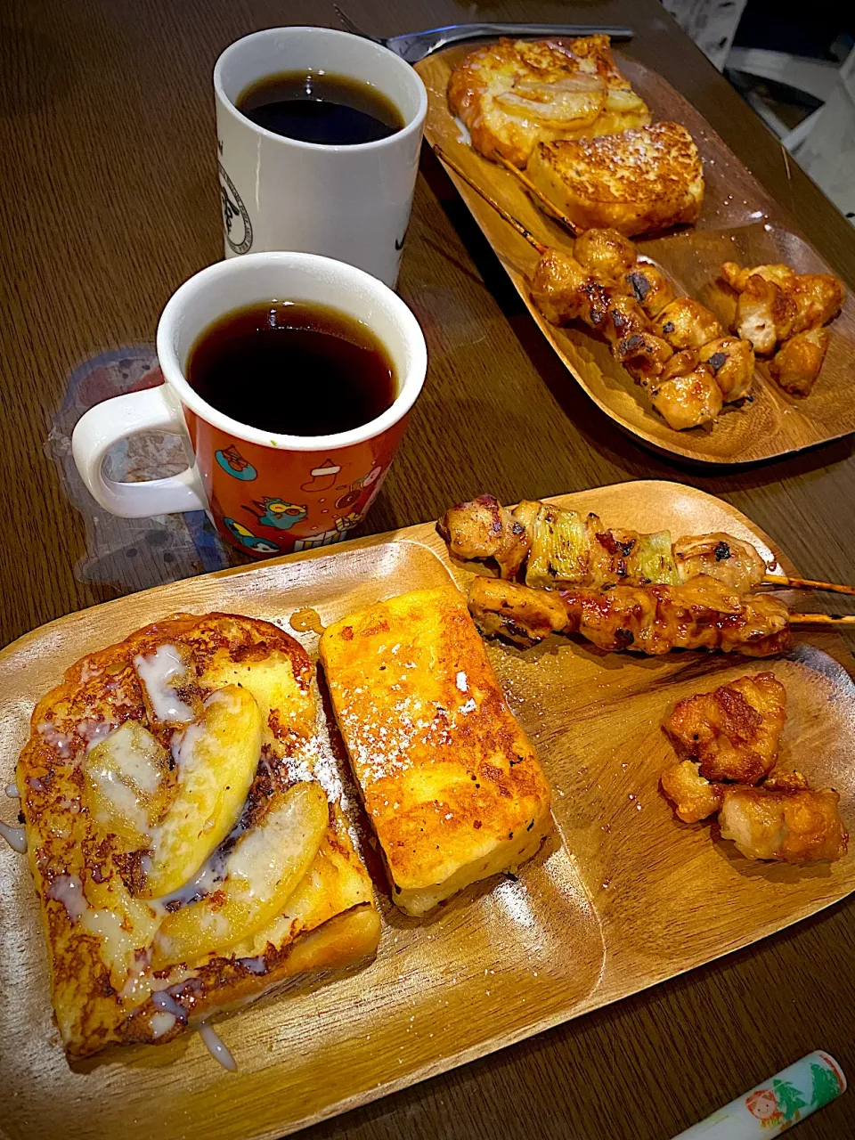 フレンチトースト　リンゴフランベ　焼き鳥　鶏唐揚げ　コーヒー|ch＊K*∀o(^^*)♪さん