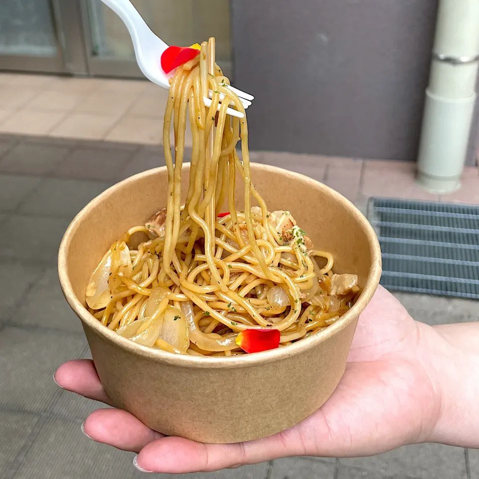 まるでさんぷるみたいに浮いてるパスタ🍝角煮|るみおんさん