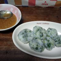 ほうれん草入り米粉だんごのごまみたらし