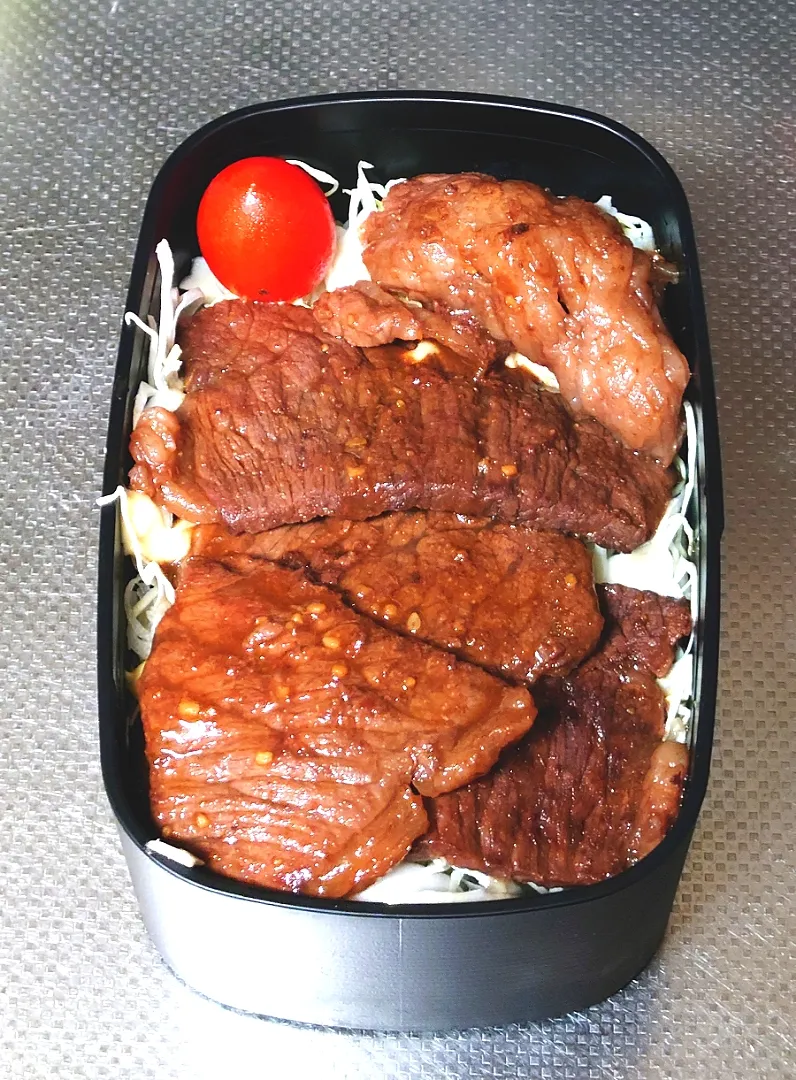 Snapdishの料理写真:焼肉丼弁当|黒川克博さん