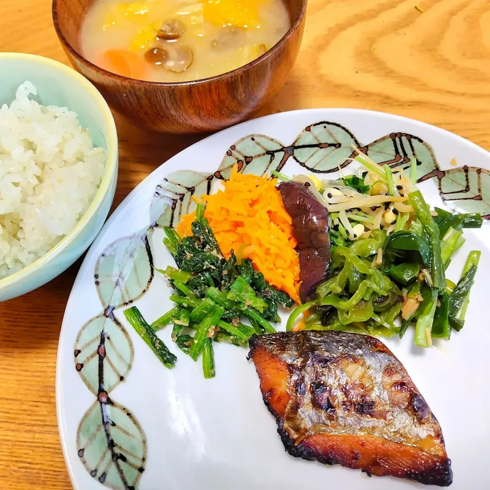 月曜日の朝ごはん🍚|ぽんしきさん