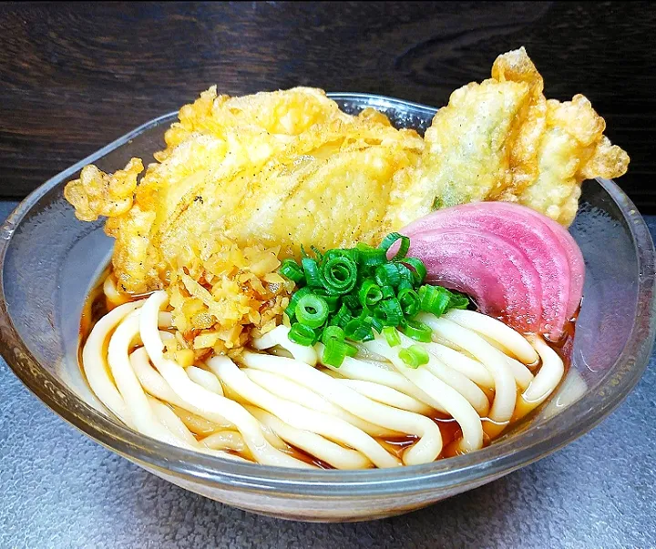 Snapdishの料理写真:✳️新玉ねぎとスナップエンドウの天麩羅と冷やしうどん✳️|ayaさん