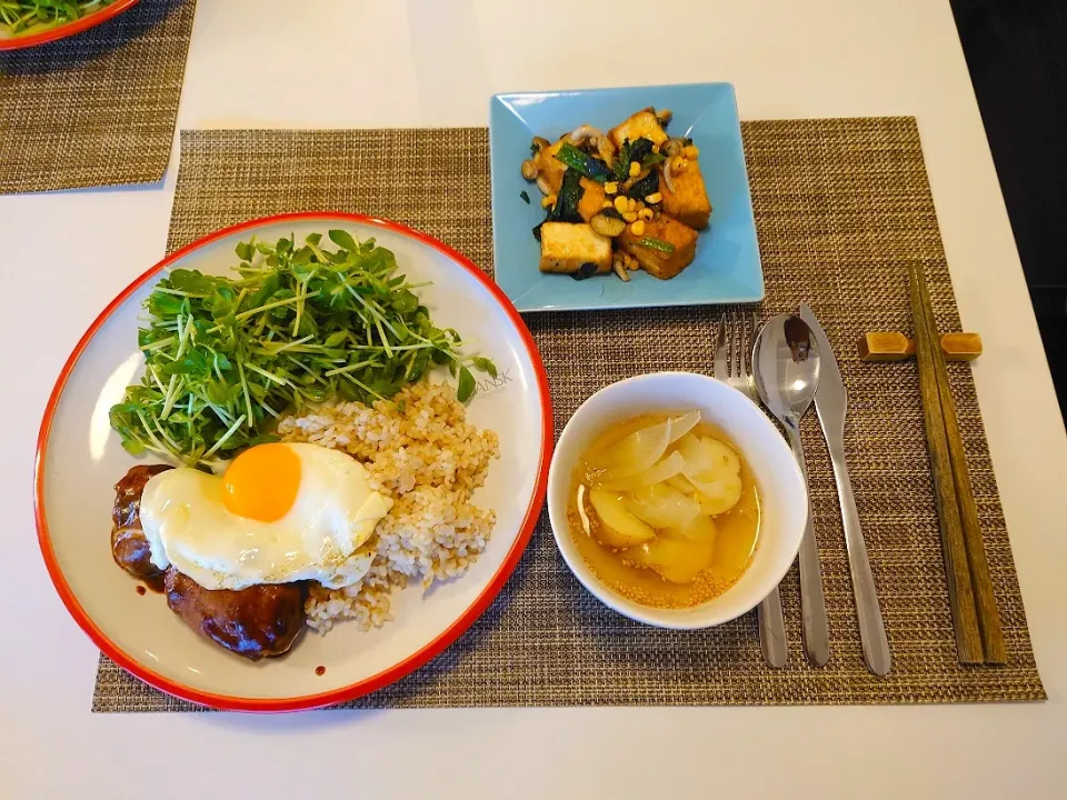 今日の夕食　ハンバーグ丼、厚揚げのオイスターソース炒め、じゃがいもスープ|pinknari🐰🌈さん