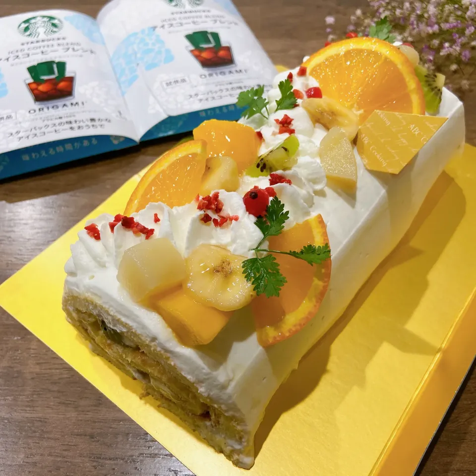 Snapdishの料理写真:フルーツロールケーキ|haru_bento　はる弁当さん