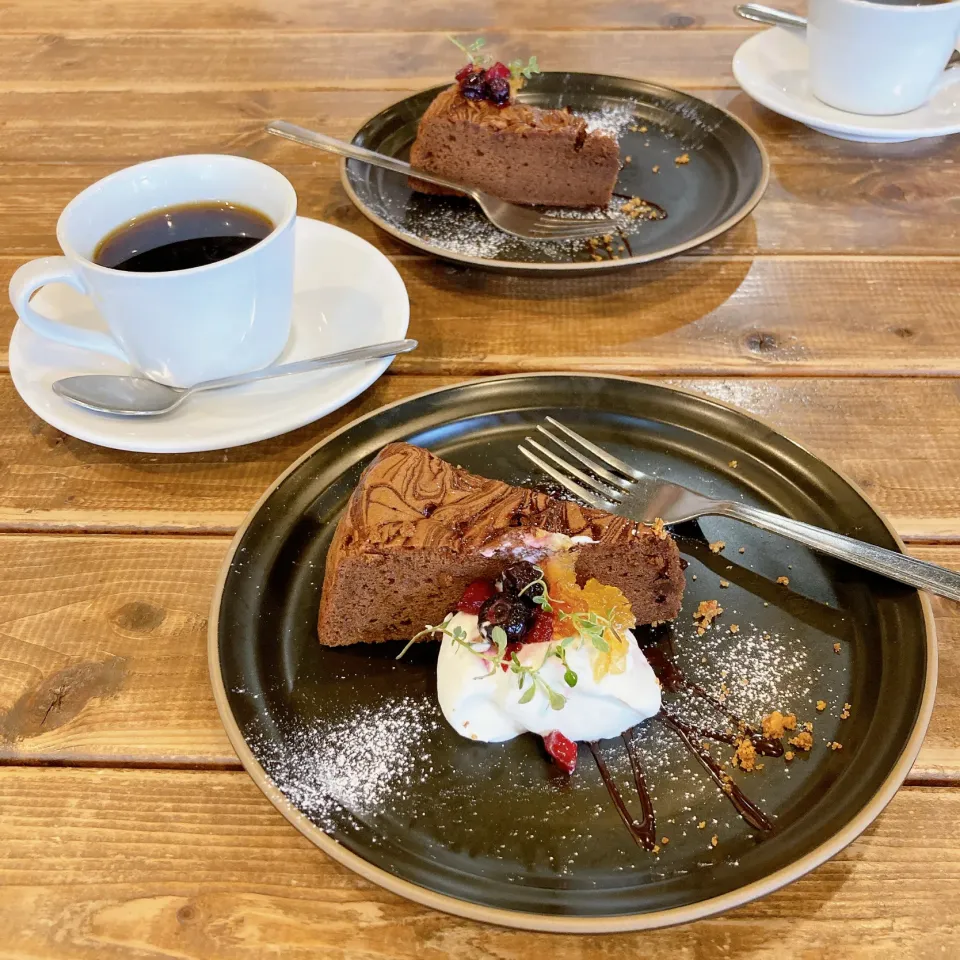 モカチョコケーキとコーヒー|ちゃみこさん